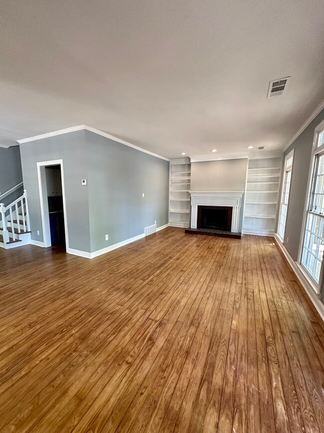 Building Photo - 1994 Peabody Ave