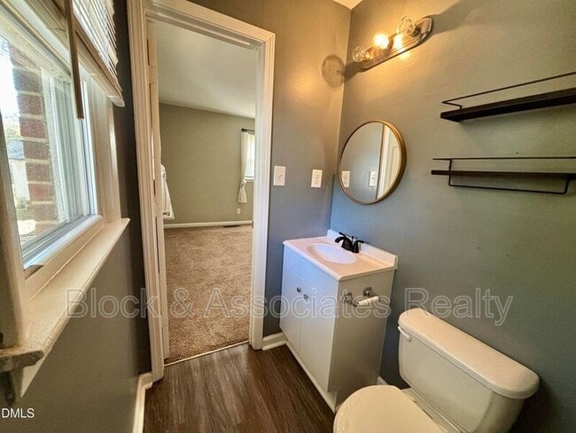 Building Photo - 1019 Greenwich St