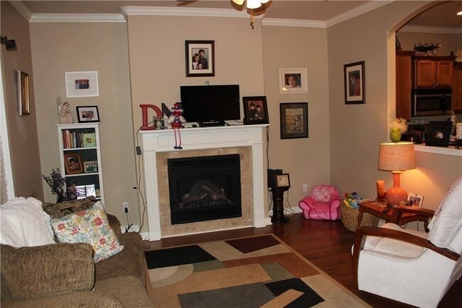 Building Photo - 3998 Rochester Cir