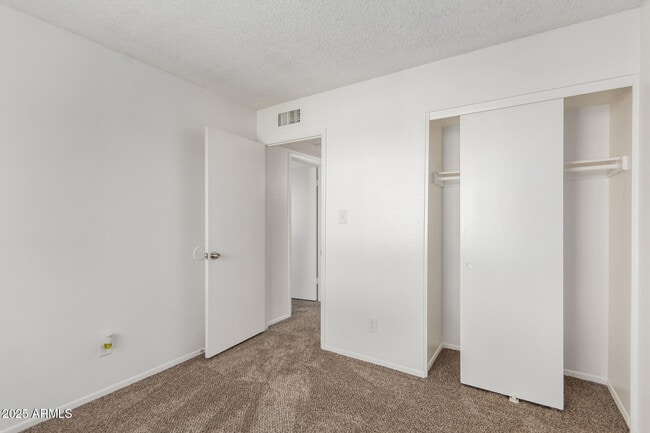 Building Photo - 4764 W Palo Verde Dr