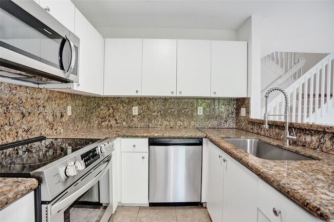 Building Photo - 5409 SW 41st St