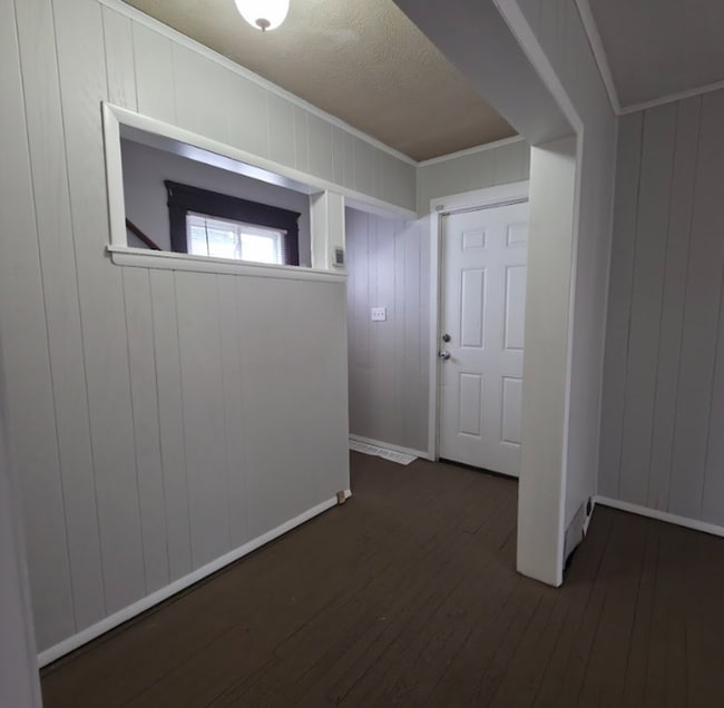 Building Photo - Single Family Home 3 beds 1 bath FOR RENT!