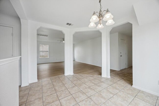 Building Photo - 210 Waterlily Way