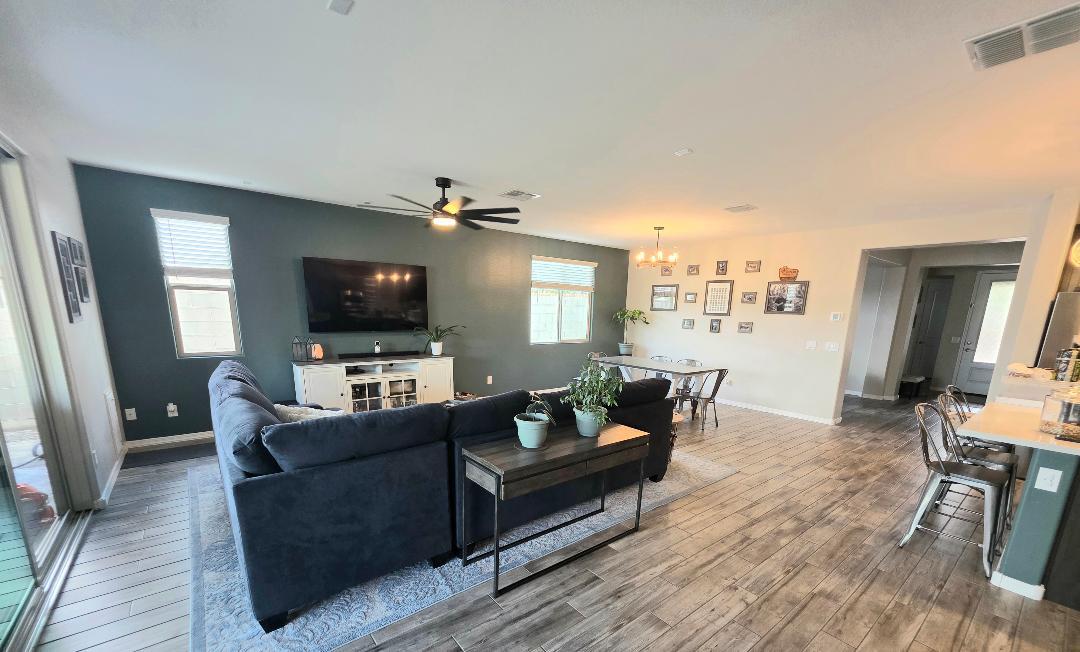 Family/Dining - 5154 N 188th Ln
