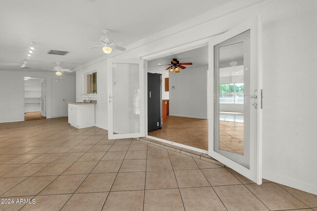 Building Photo - 3660 N 52nd St