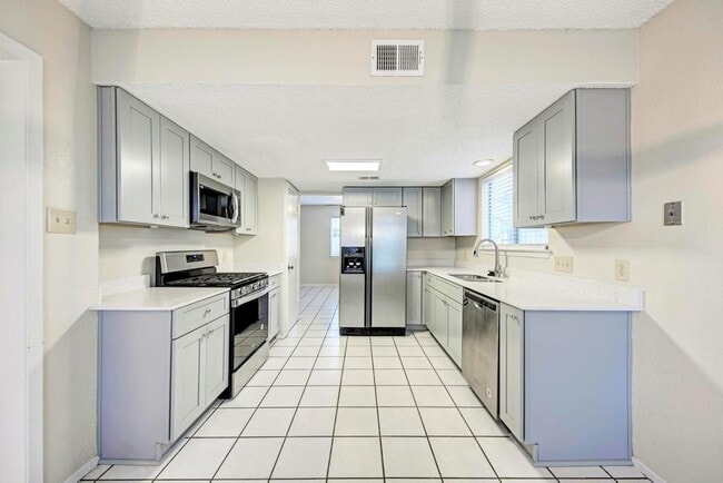 Building Photo - 12002 Bobcat Trail