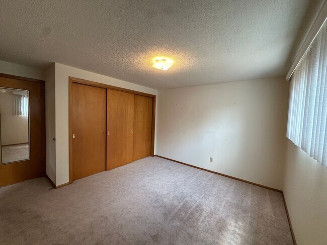 Building Photo - 61456 Brosterhous Road