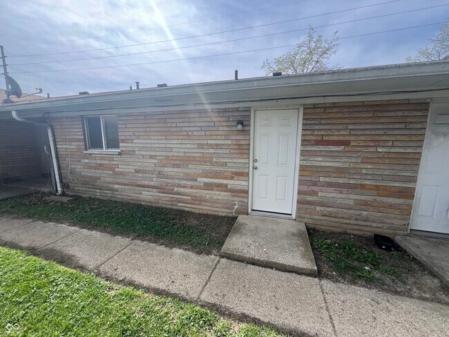 Building Photo - 3001 N Campbell Ave