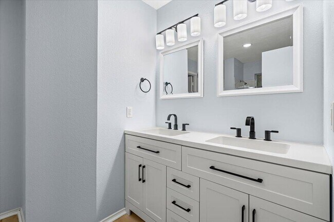 Building Photo - 8706 Dandelion Trail