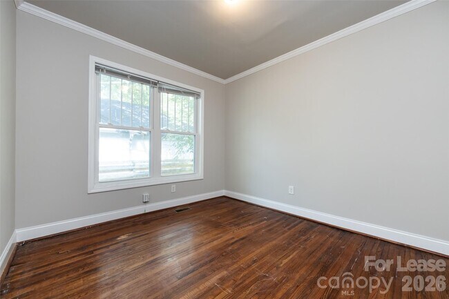 Building Photo - 1225 Kennon St