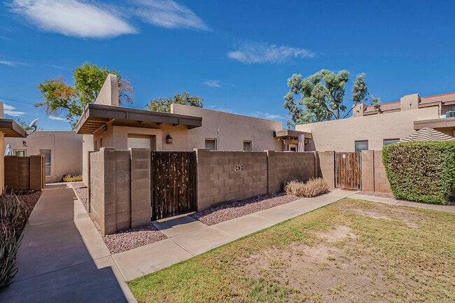 Building Photo - REMODELED! One Bedroom/One Bath in Historic Downtown Mesa