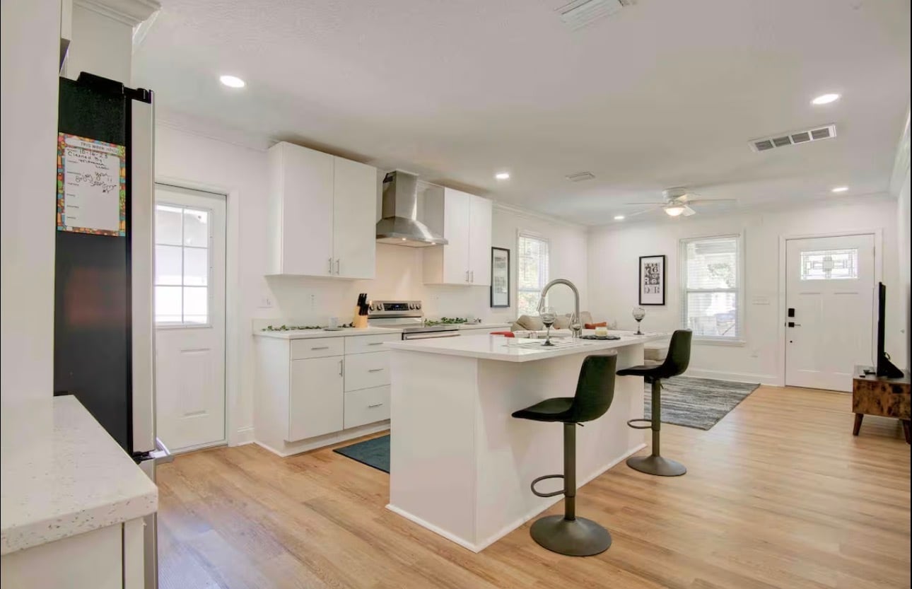 Building Photo - 5804 N Miami Pl