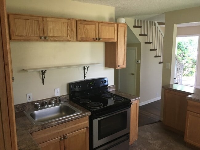 Building Photo - 4201 Dinglewood Ave