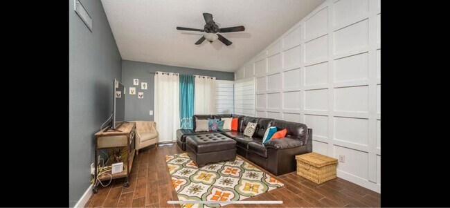 Building Photo - 2035 S Elm St