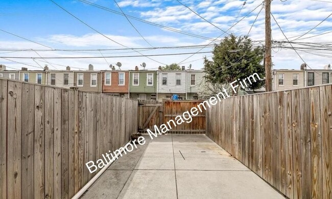 Building Photo - 626 S Macon St.