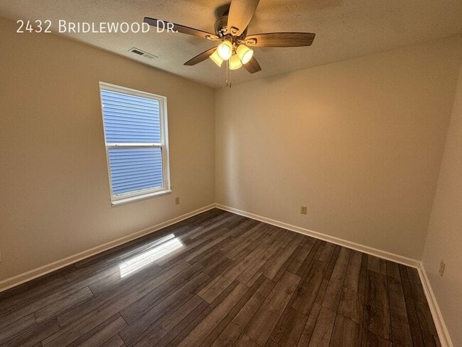 Building Photo - 2432 Bridlewood Dr
