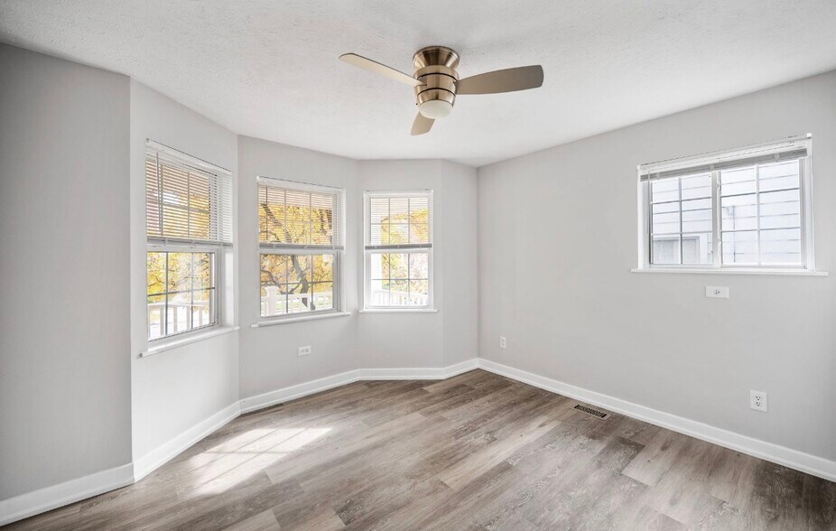 Building Photo - 2026 Dowd Ave