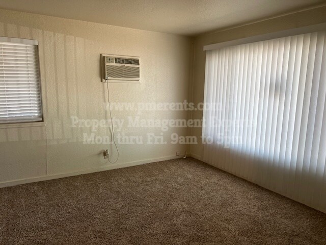 Building Photo - 462 E Pine St