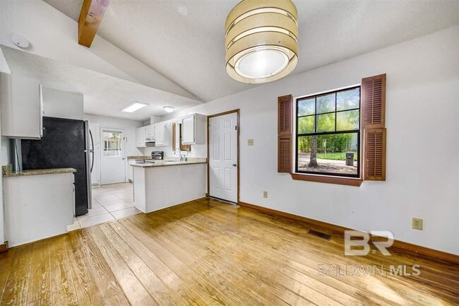 Building Photo - 500 Pomelo St