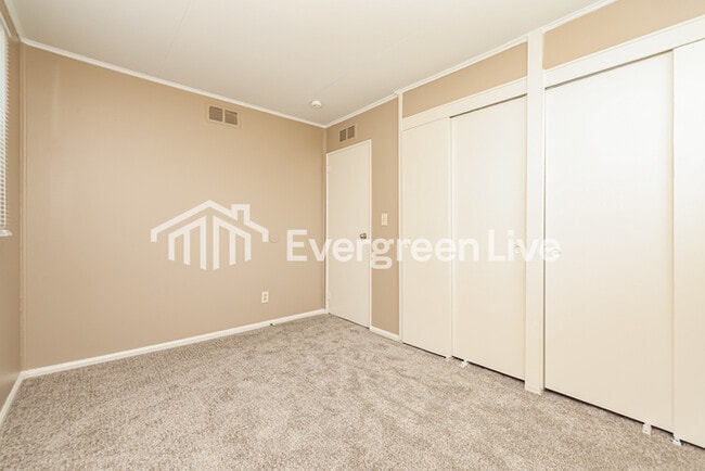 Building Photo - 432 Mt Joy St
