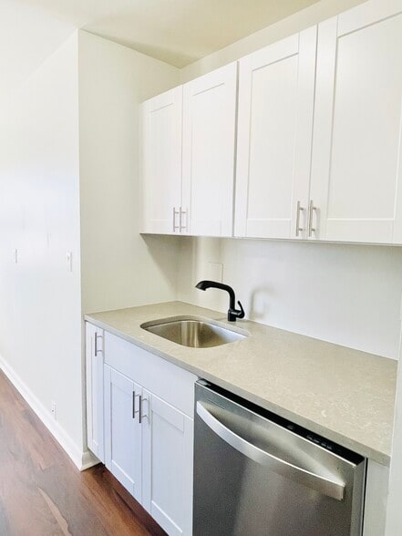 Building Photo - Blackrock Homes Apartments