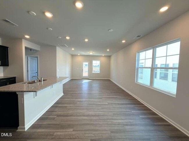 Building Photo - 2007 English Saddle Ln