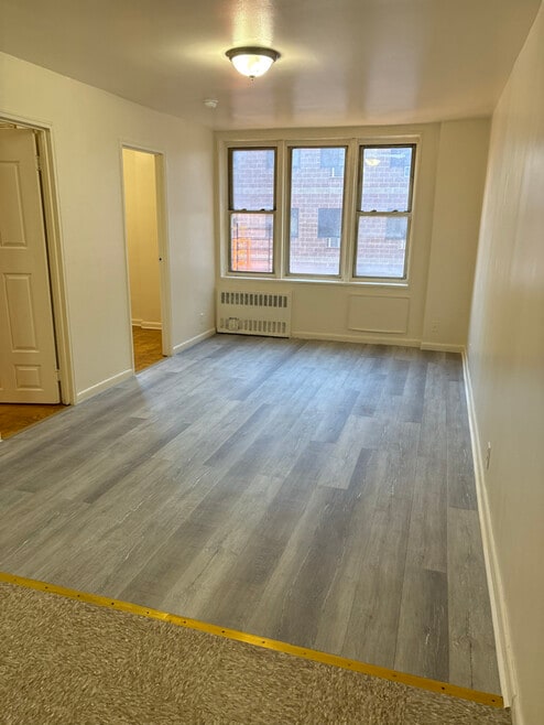 Building Photo - 3940 Bronx Blvd