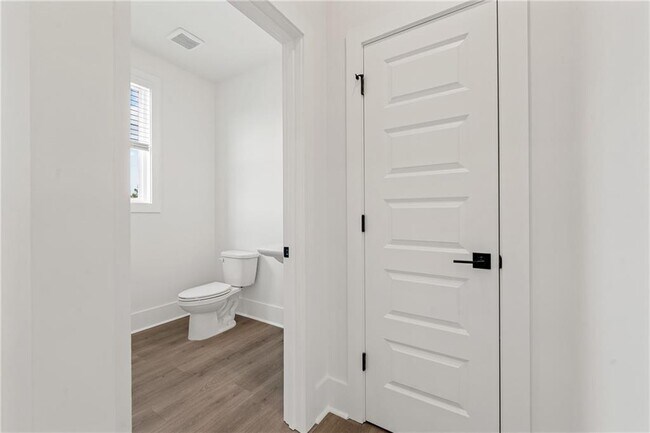 Building Photo - 3571 Overlook Rd NW