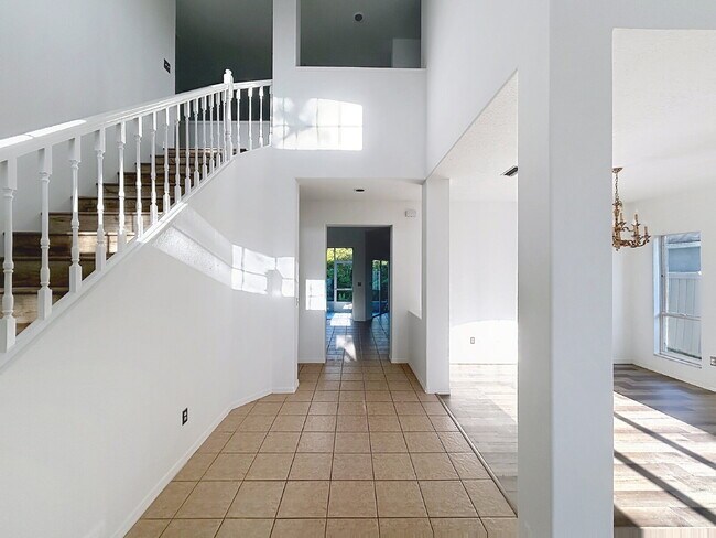Building Photo - 9122 Rockrose Dr