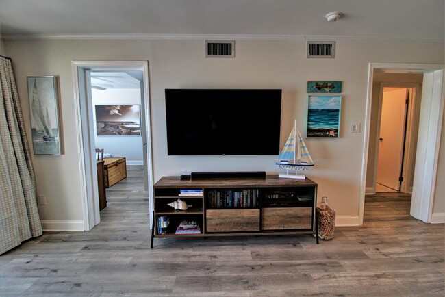 Building Photo - -OFF SEASON RENTAL--Queen's Grant Ocean Fr...