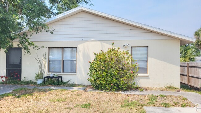 Building Photo - 3535 Bahia Vista St