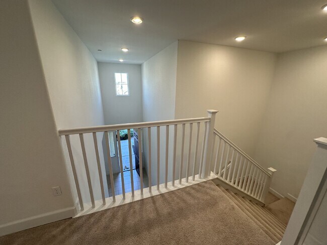Building Photo - Beautiful 4 Bed, 3 Bath Home in Perfect Tracy Location