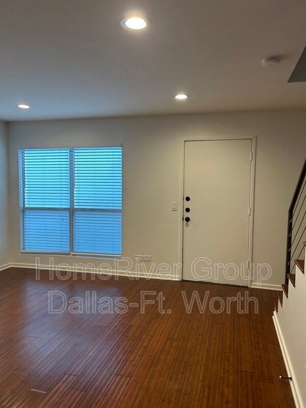 Building Photo - 4134 Travis St