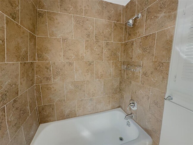 Building Photo - 2704 San Pedro St