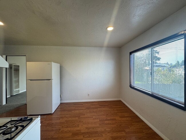 Building Photo - Spacious Myrtletown 4/2 home