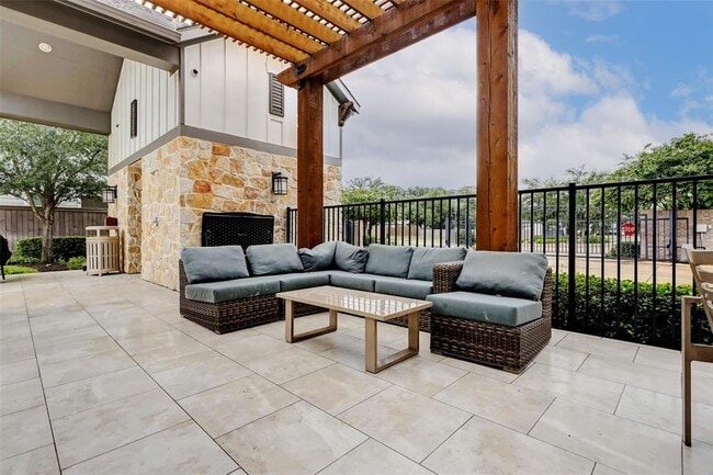 Building Photo - 1519 Biondo Way