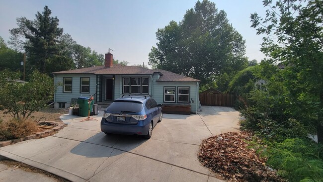 Primary Photo - 5 Bedroom - 2 Bath - Close to UNR