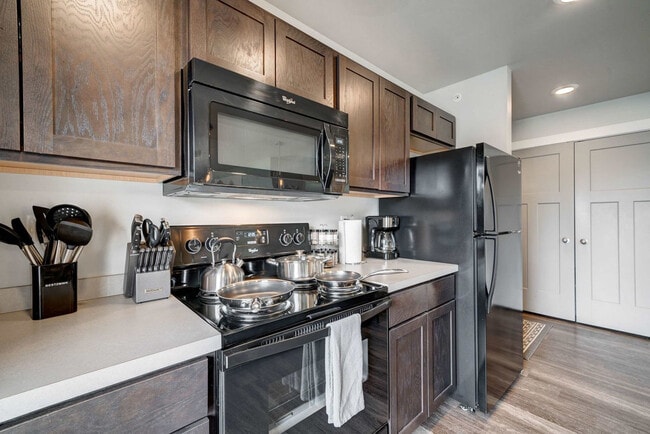 Building Photo - 360 Enterprise Blvd