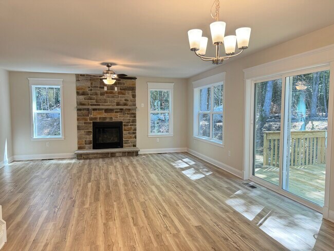 Building Photo - 3109 Fairfax Terrace