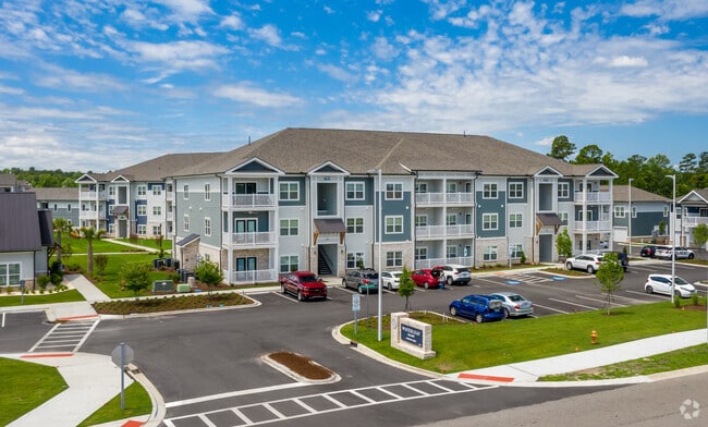 Building Photo - Waterleigh at Leland