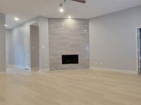 Building Photo - 424 Ambrose Dr