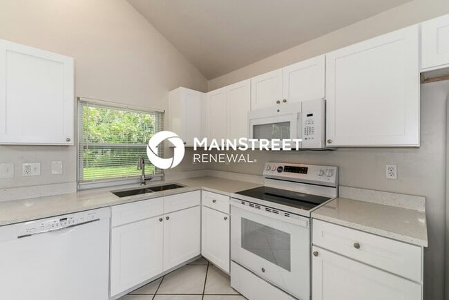 Building Photo - 3 Bedroom Pet-Friendly Home in CAPE CORAL, FL with Main Street Renewal