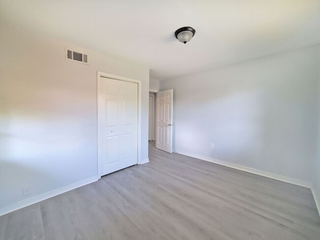 Building Photo - COMING SOON: Fantastic 3/1 Bungalow Near Langford Park - Housing Vouchers Accepted