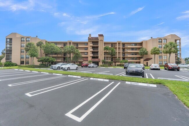 Building Photo - 2255 Lindell Blvd