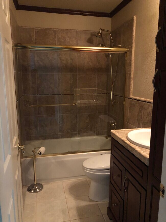 2nd bathroom - 5930 Long Acres Ct