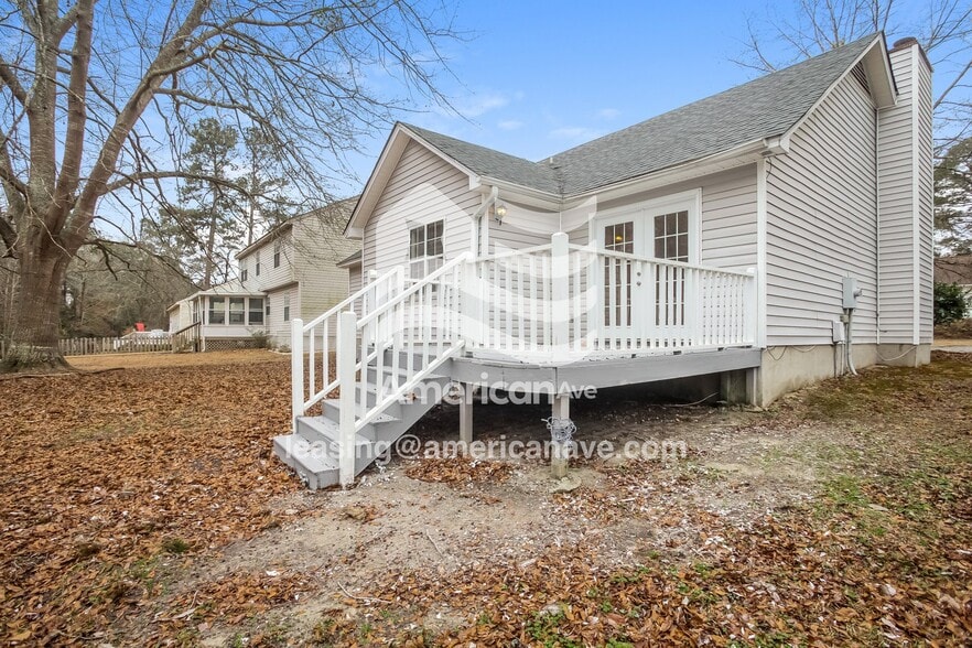 Building Photo - 128 Winslow Way