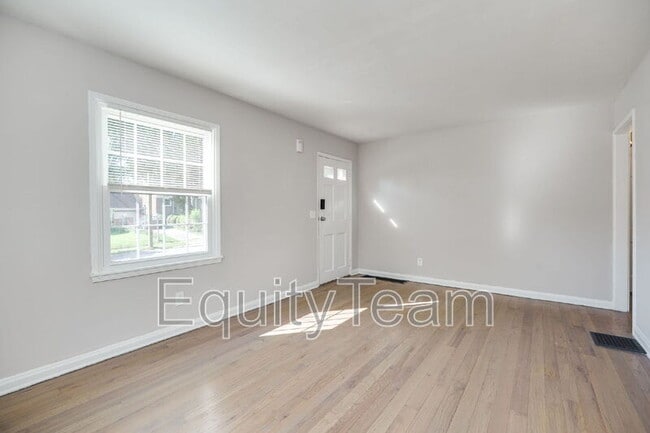 Building Photo - 3918 Odin Ave