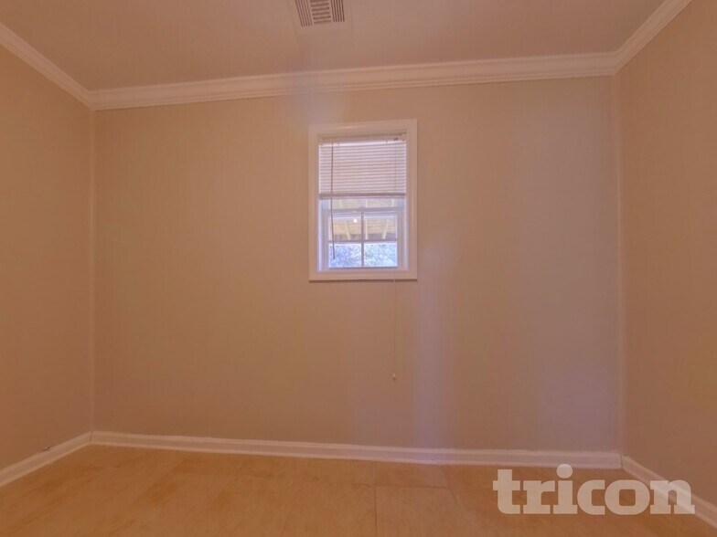 Building Photo - 6655 Breckenridge Dr