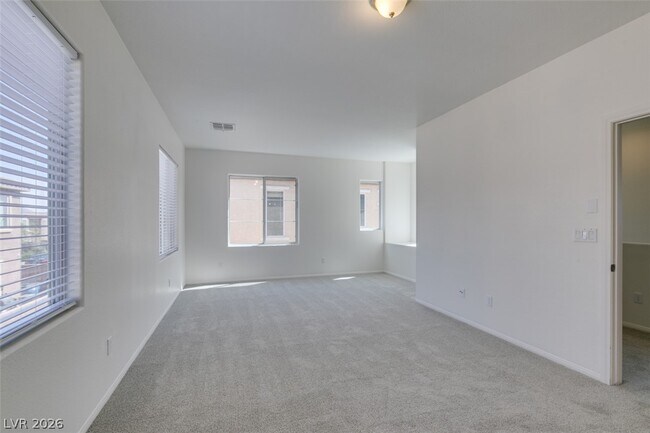 Building Photo - 685 Taliput Palm Pl