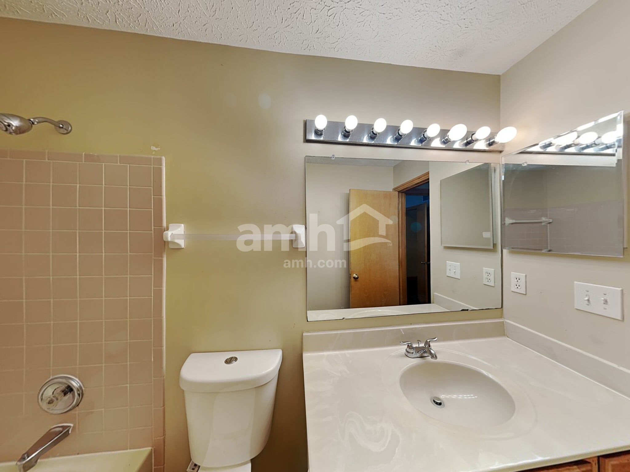 Building Photo - 808 Gascony Dr
